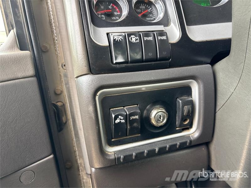 Kenworth T800 4472 gal 6x4 Fuel Truck Tovornjaki cisterne