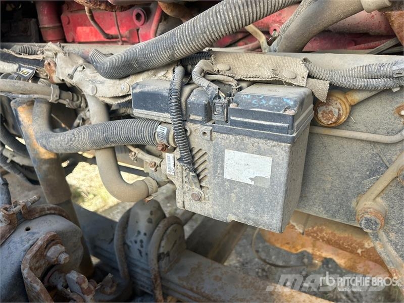 Kenworth T800 6x4 Cab and Chassis كابينة والداخلية