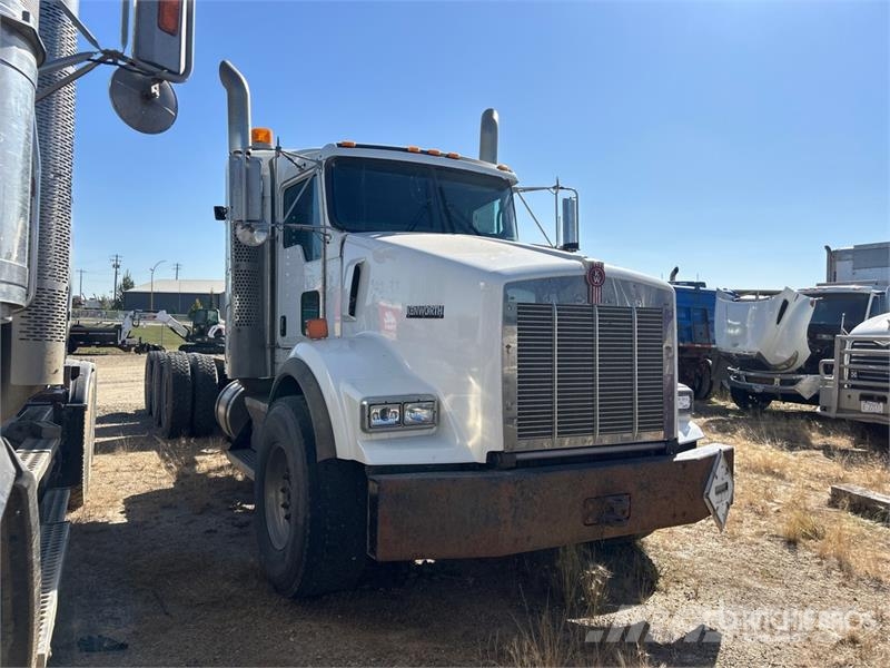 Kenworth T800 6x4 Cab and Chassis كابينة والداخلية