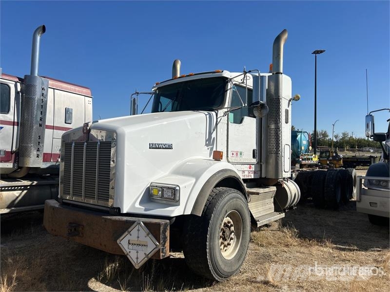 Kenworth T800 6x4 Cab and Chassis كابينة والداخلية