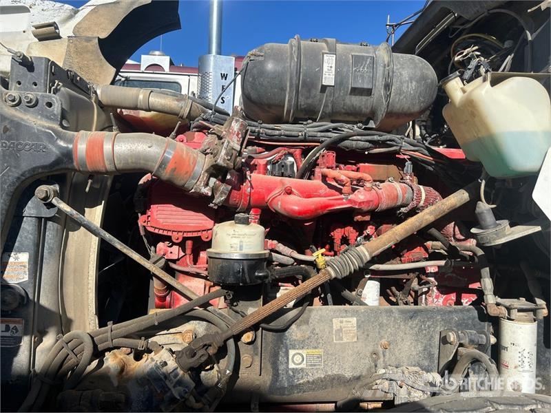Kenworth T800 6x4 Cab and Chassis كابينة والداخلية