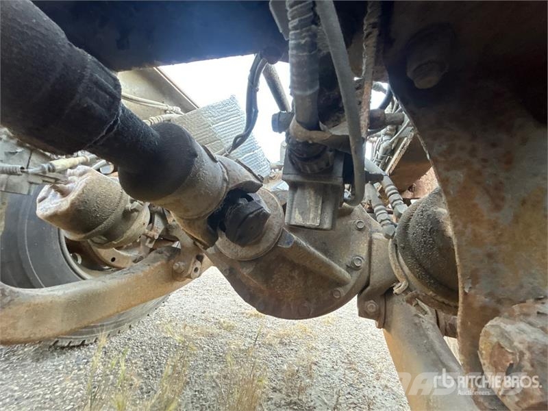 Kenworth T800 6x4 Cab and Chassis كابينة والداخلية