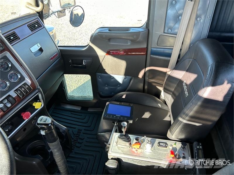 Kenworth T800 6x4 Sleeper Winch Truck Recovery vehicles