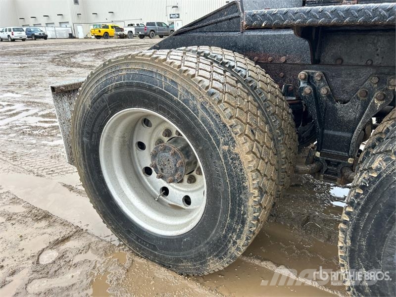 Kenworth T800 6x4 Sleeper Winch Truck Sleepwagens