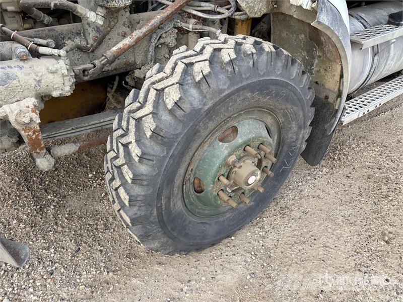 Kenworth T800 6x4 Sleeper Wireline Logging Truck (Inoperabl Perdirbimo įranga