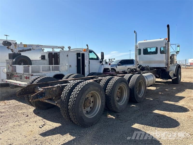 Kenworth T800 8x6 Cab and Chassis (Inoperable) Кабини