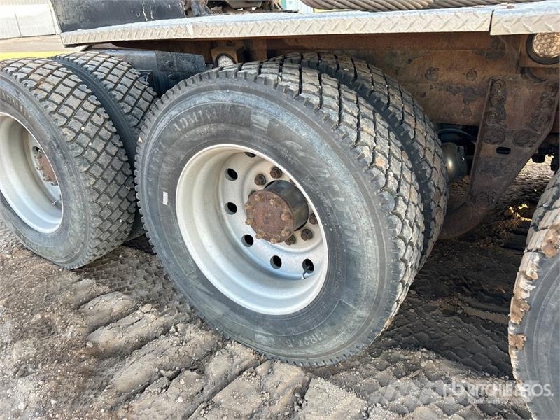 Kenworth T800 8x6 Sleeper Winch Truck Sleepwagens