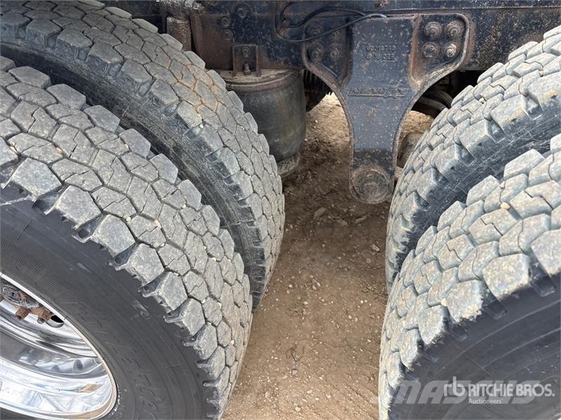 Kenworth T800 8x6 Sleeper Winch Truck 救援车