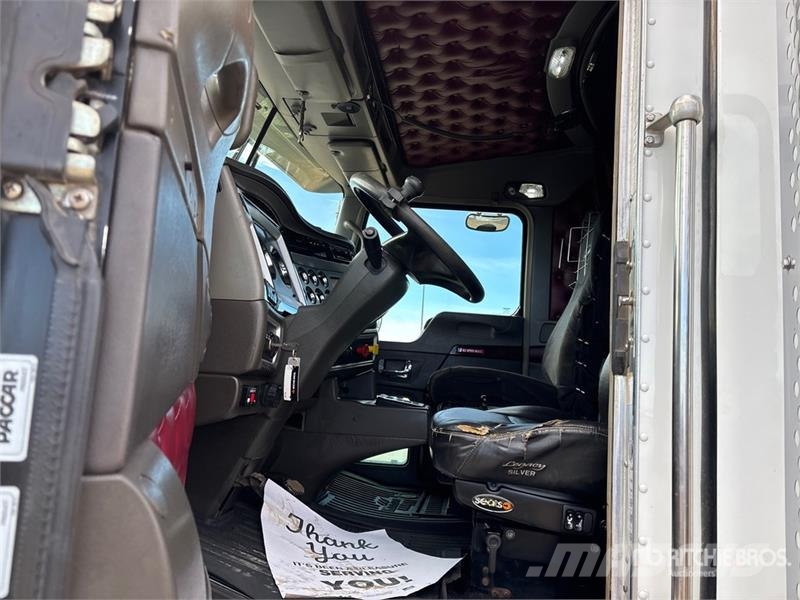 Kenworth T800 8x6 Sleeper Winch Truck 救援车