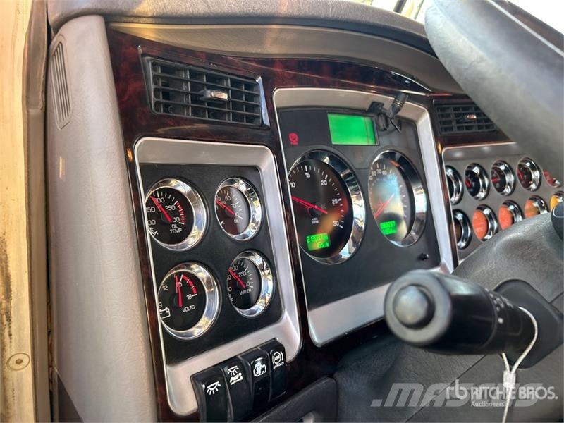 Kenworth T800 8x6 Sleeper Winch Truck Sleepwagens