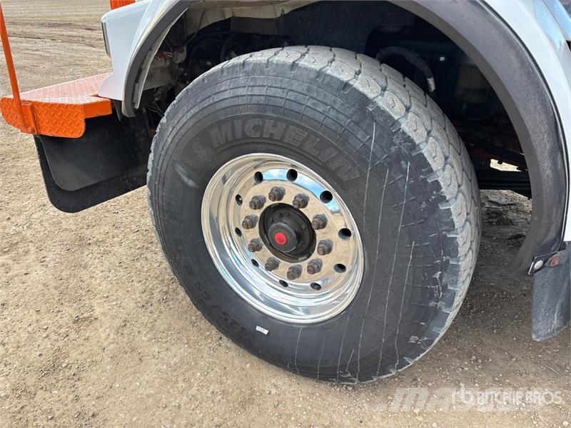 Kenworth T800 8x6 Sleeper Winch Truck 救援车