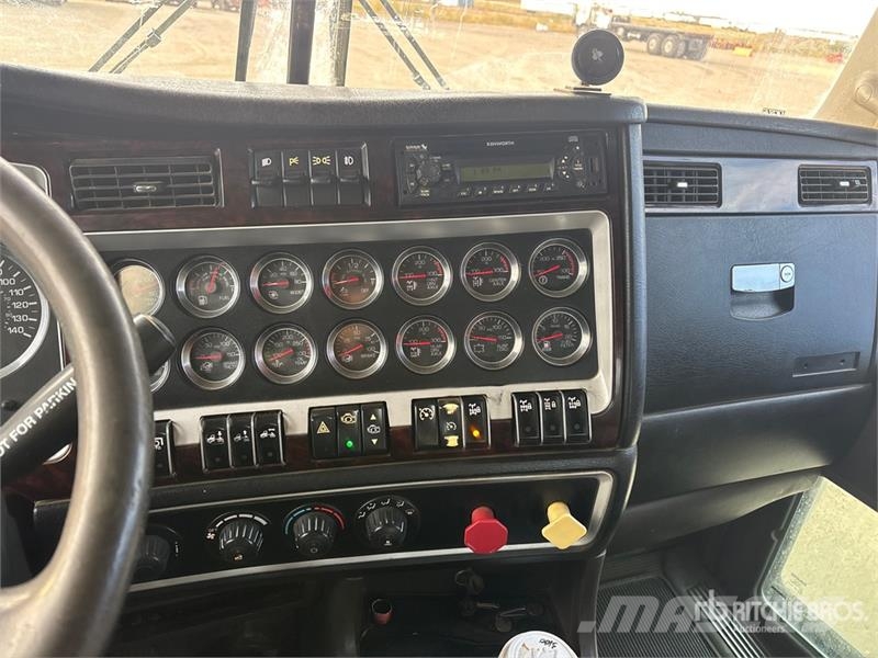 Kenworth T800 8x6 Sleeper Winch Truck 救援車