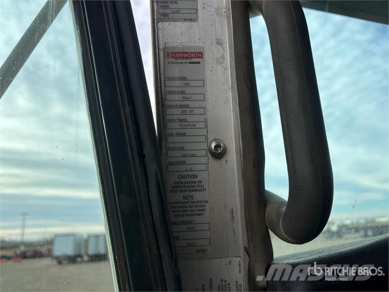 Kenworth T800 8x6 Sleeper Winch Truck 救援車