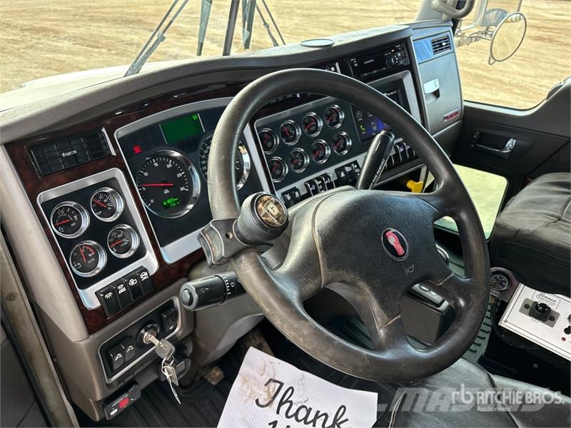 Kenworth T800 8x6 Sleeper Winch Truck 救援车