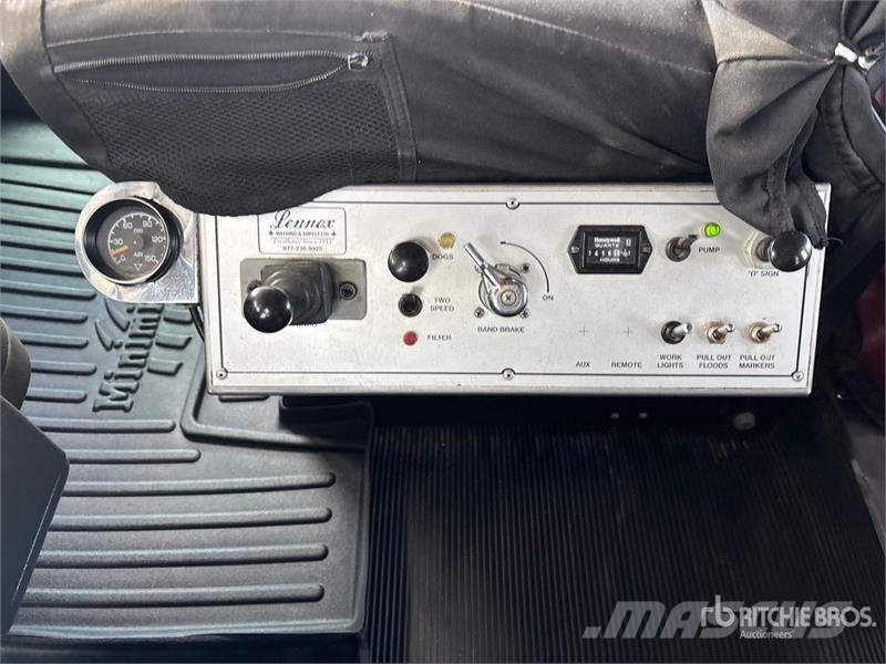 Kenworth T800 8x6 Sleeper Winch Truck 救援车