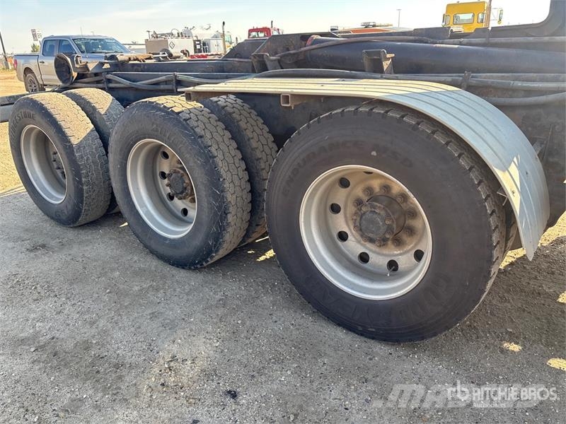 Kenworth T800 8x6 Sleeper Hooklift Truck Vinçli kamyonlar