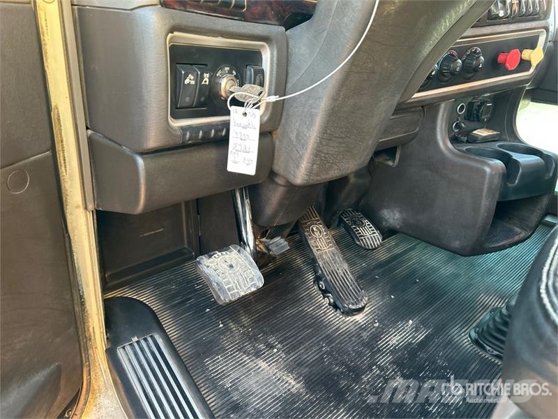 Kenworth T800 8x6 Sleeper Winch Truck Sleepwagens