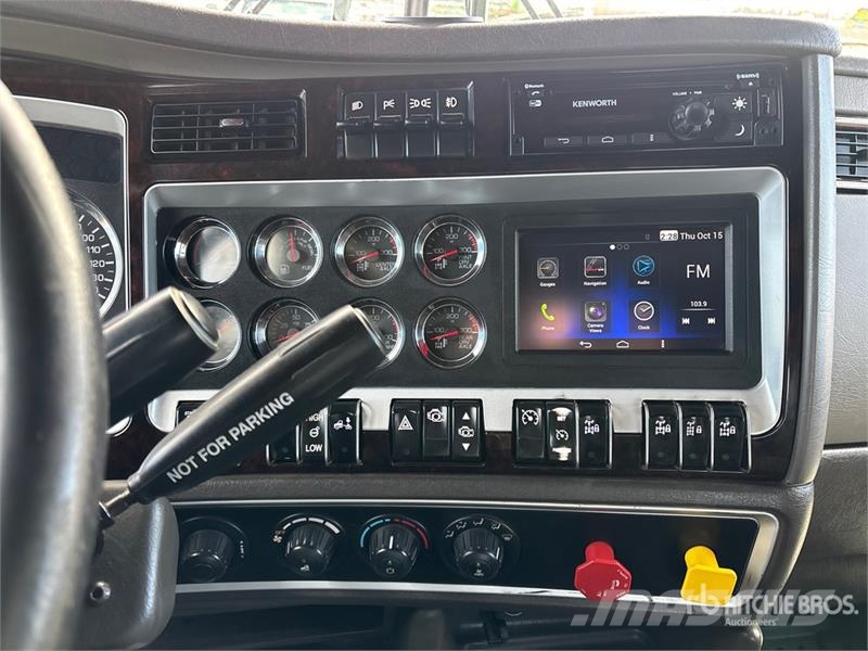 Kenworth T800 8x6 Sleeper Winch Truck 救援车