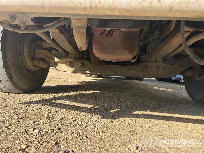 Kenworth T800 8x6 Sleeper Winch Truck Sleepwagens