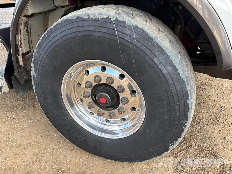 Kenworth T800 8x6 Sleeper Winch Truck 救援车