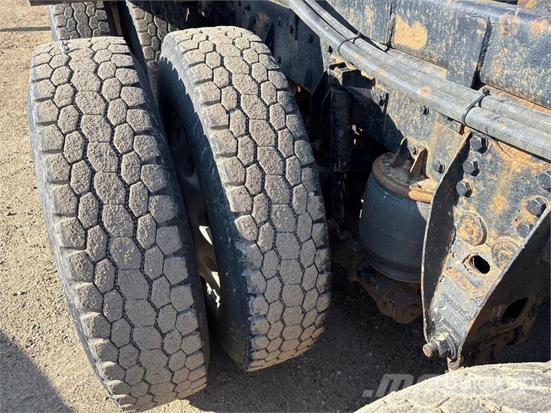 Kenworth T800 8x6 Sleeper Hooklift Truck Vinçli kamyonlar