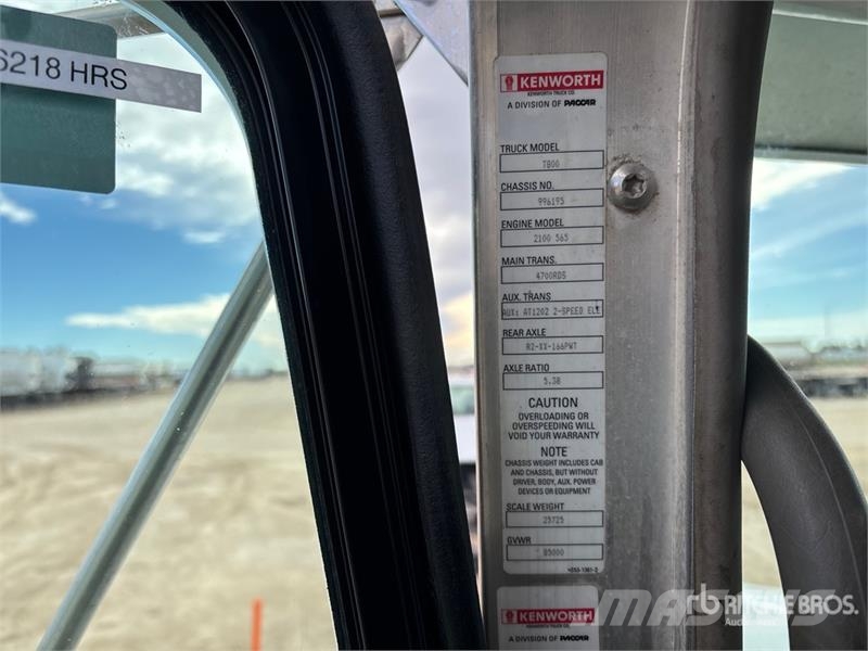 Kenworth T800 8x6 Sleeper Winch Truck 救援车