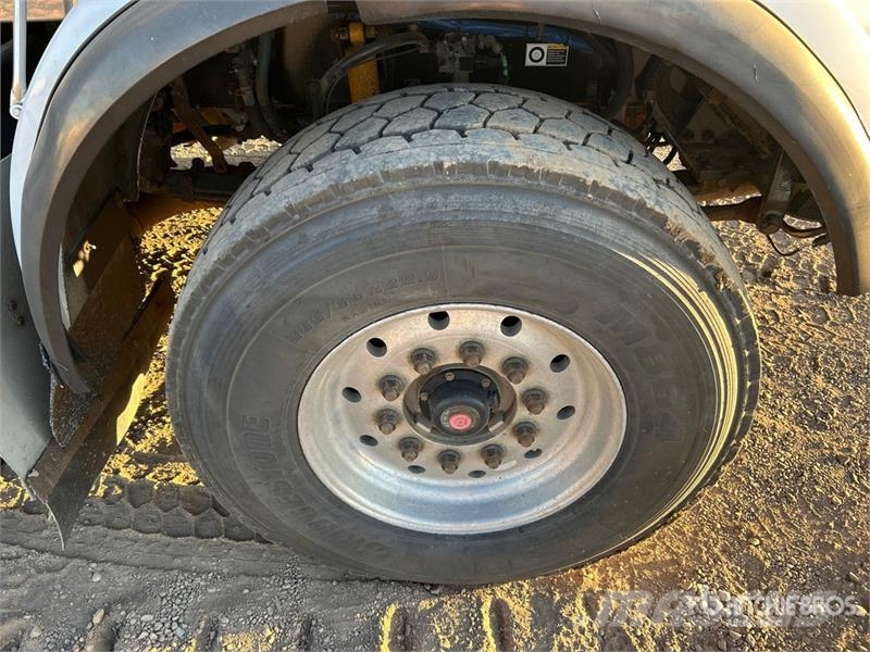 Kenworth T800 8x6 Sleeper Winch Truck Sleepwagens