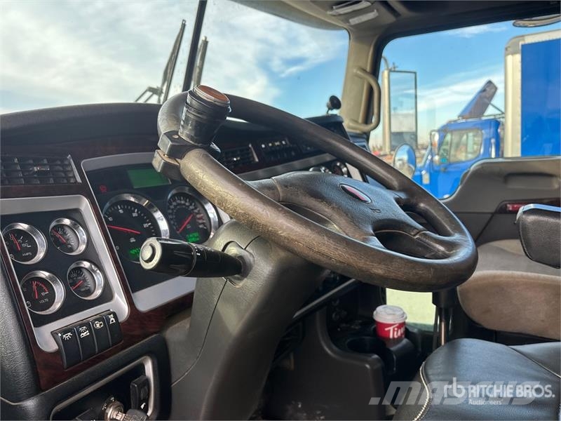 Kenworth T800 8x6 Sleeper Winch Truck 救援車