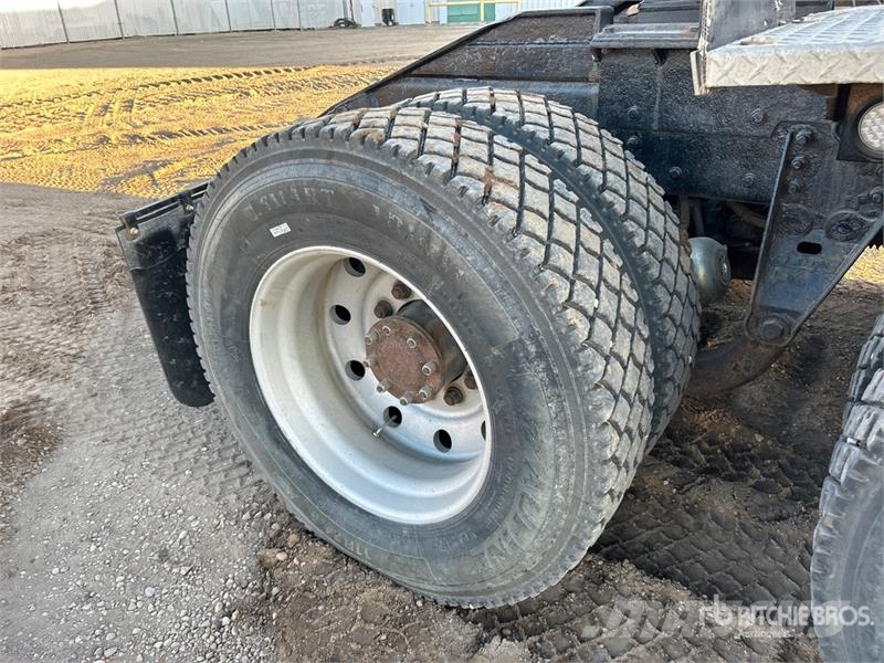 Kenworth T800 8x6 Sleeper Winch Truck Sleepwagens