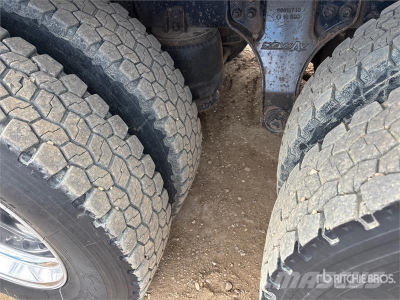 Kenworth T800 8x6 Sleeper Winch Truck 救援车