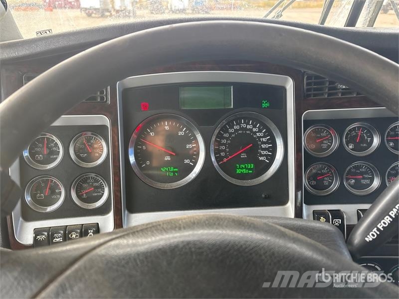 Kenworth T800 8x6 Sleeper Winch Truck 救援車