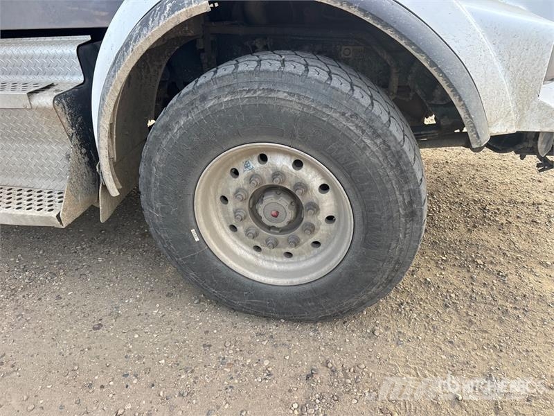 Kenworth T800 8x6 Sleeper Winch Truck 救援車