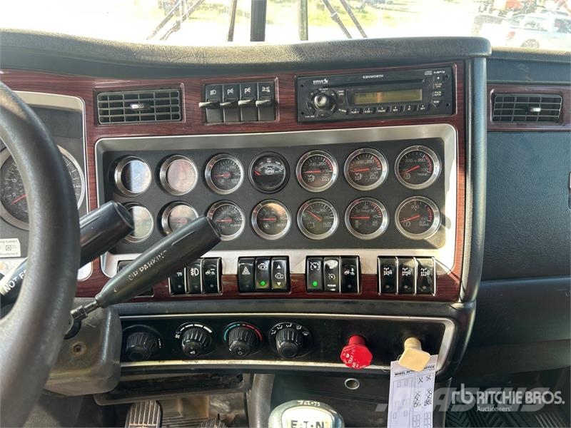 Kenworth T800 8x6 Sleeper Winch Truck Vyslobodzovacie vozidlá