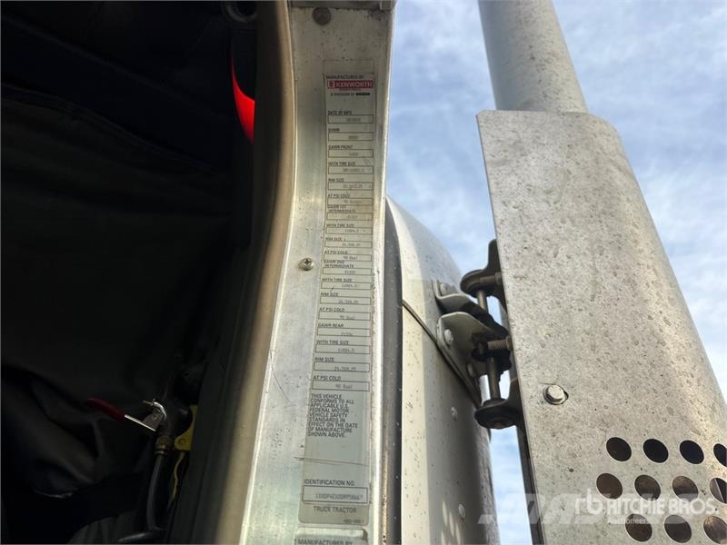 Kenworth T800 8x6 Sleeper Winch Truck 救援車
