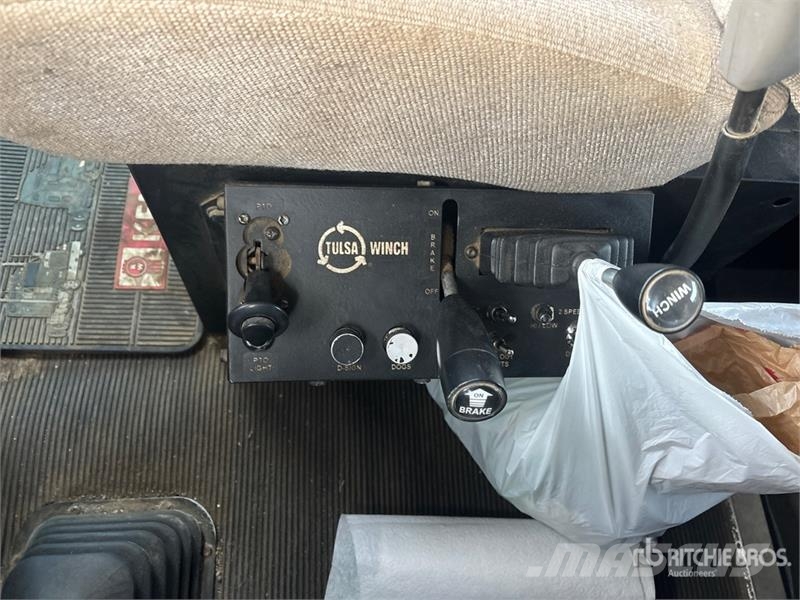 Kenworth T800 8x6 Sleeper Winch Truck 救援車