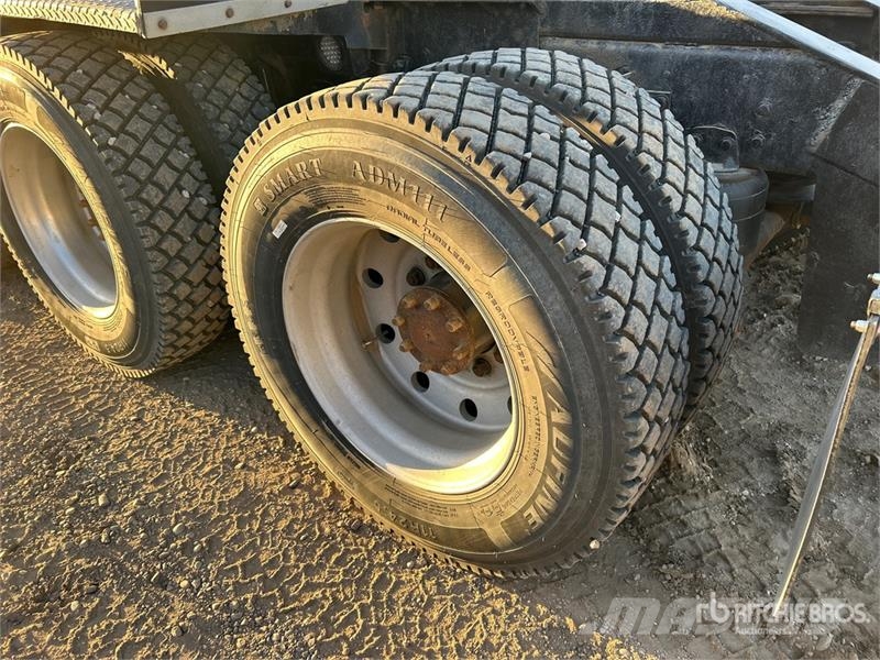 Kenworth T800 8x6 Sleeper Winch Truck Sleepwagens