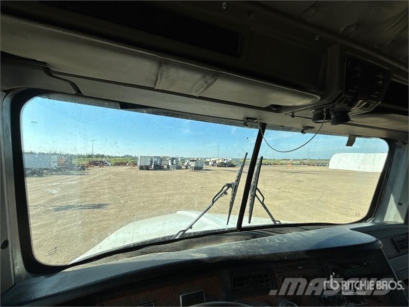 Kenworth T800 8x6 Sleeper Hooklift Truck Vinçli kamyonlar