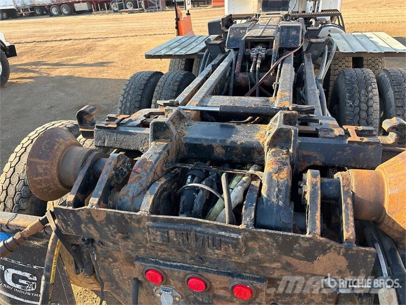 Kenworth T800 8x6 Sleeper Hooklift Truck Камиони с кран с кука