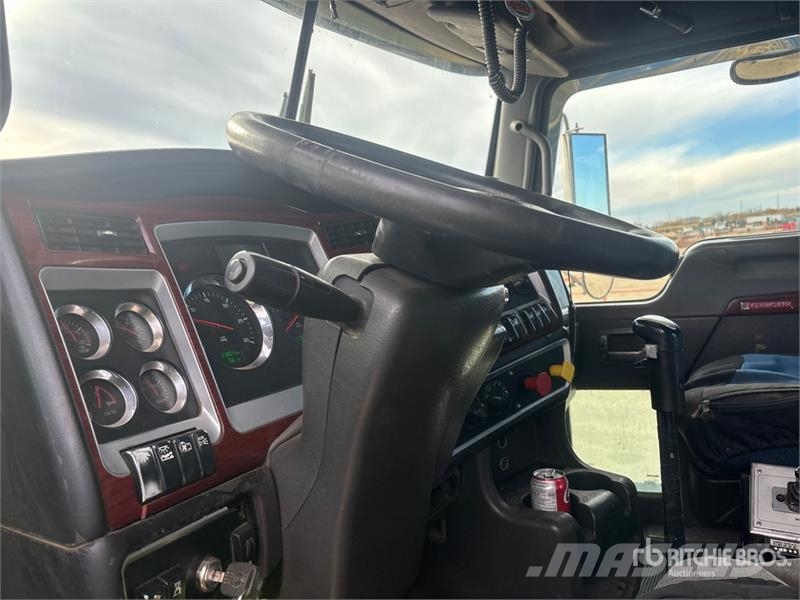 Kenworth T800 8x6 Winch Truck Evakuators ar manipulatoru