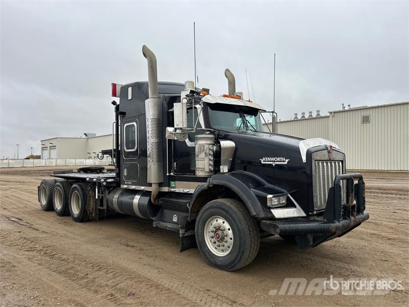 Kenworth T800B Evakuators ar manipulatoru