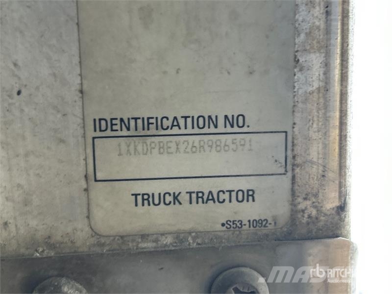 Kenworth T800B Evakuators ar manipulatoru