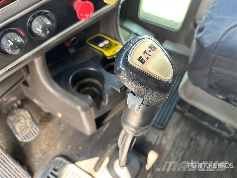 Kenworth T800B Vetopöytäautot