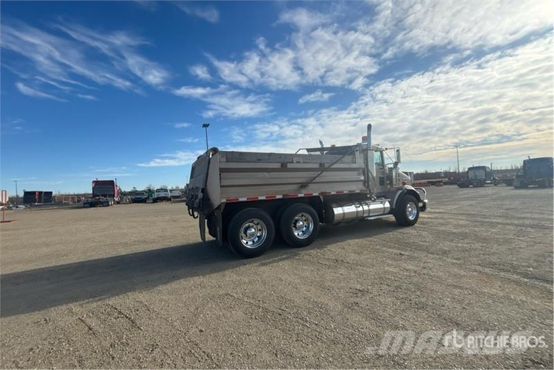 Kenworth T800B Camiones bañeras basculantes o volquetes