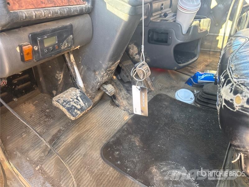 Kenworth T800B Kombinētās vakumsūkņa mašīnas