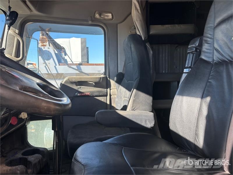 Kenworth T800B Sattelzugmaschinen
