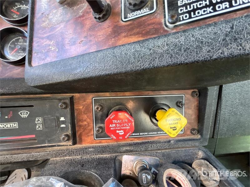 Kenworth T800B Tractor Units