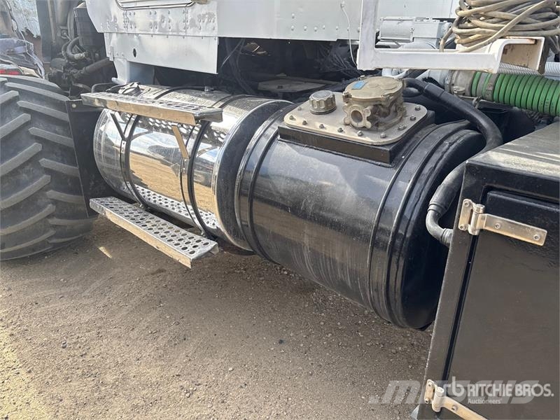 Kenworth T800B صهاريج مياه