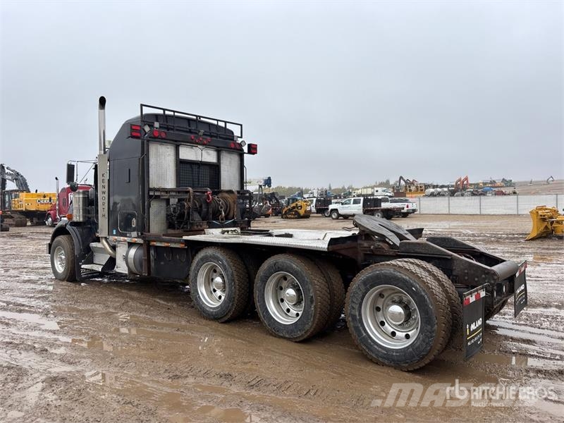 Kenworth T800B Evakuators ar manipulatoru