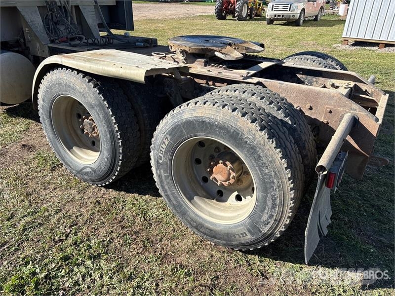 Kenworth T800B وحدات الجر