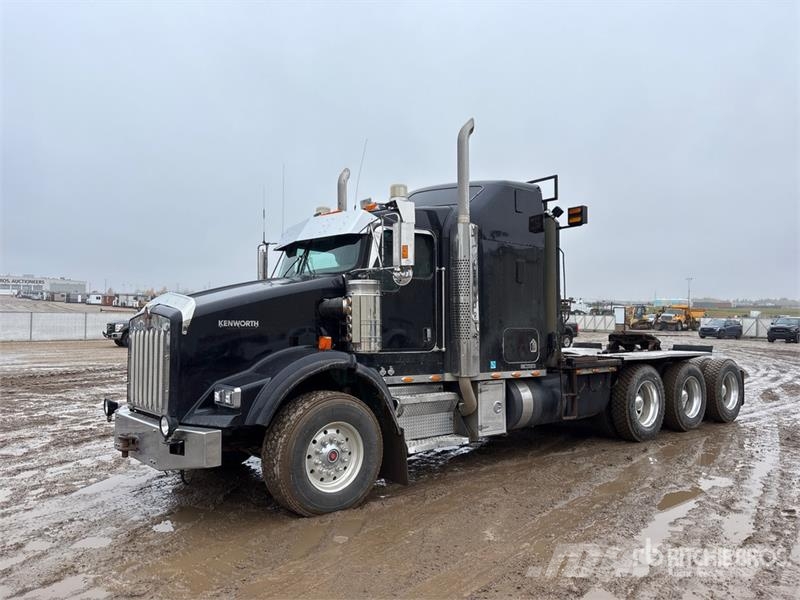 Kenworth T800B Evakuators ar manipulatoru